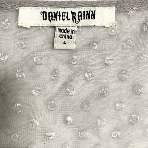 Daniel Rainn Gray Lace Front Long Balloon Sleeve Tunic
Blouse With Tank Size L - Picture 7 of 11